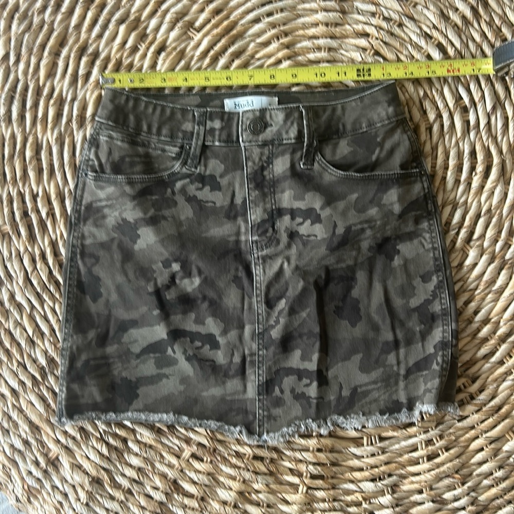 Mudd juniors army green camouflage miniskirt size 5